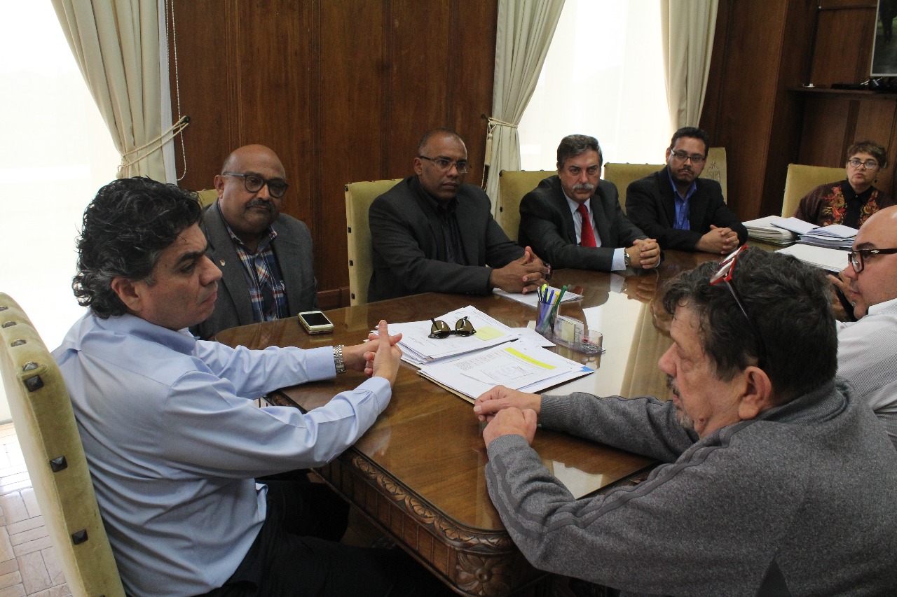 Aspecto da reuniao (2)