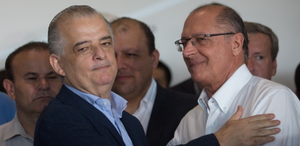 31mar2018---marcio-franca-e-geraldo-alckmin-pouco-antes-de-tucano-deixar-o-governo-de-sao-paulo-para-disputar-a-presidencia-da-republica-pelo-psdb-1522782022463_615x300