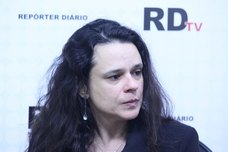 Janaína-Paschoal-Carlos-Carvalho-768x512