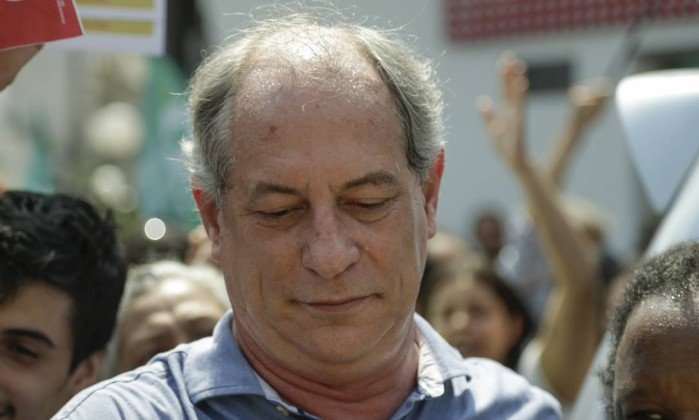 x79031614_PA-Duque-de-Caxias-25-09-2018O-candidato-do-PDT-a-presidencia-da-Republica-Ciro-Gome.jpg.pagespeed.ic.JSB4Xp3p2c