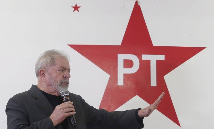 xEx-presidente-Lula-durante-posse-da-nova-diretoria-do-PT-de-Sao-Bernardo-do-Campo.jpg.pagespeed.ic.61YpmMVQFr