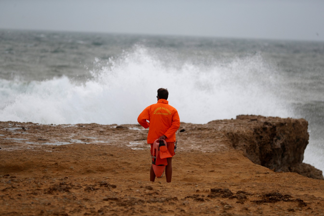2018-10-13t183234z-1375186078-rc173ae06950-rtrmadp-3-portugal-storm-leslie