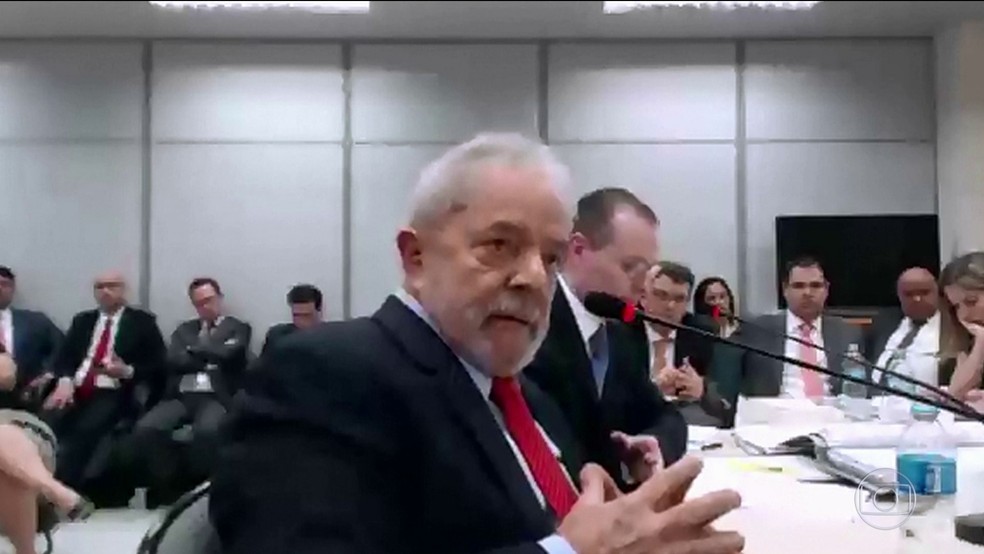 lula_EN989av