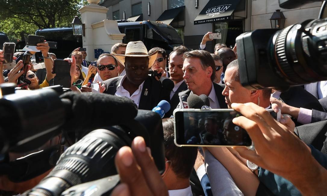 x82672030_DallasTexas-15-05-2019-Presidente-da-Republica-Jair-Bolsonaro-fala-com-brasileiros-e.jpg.pagespeed.ic.GXDaBD5vpk