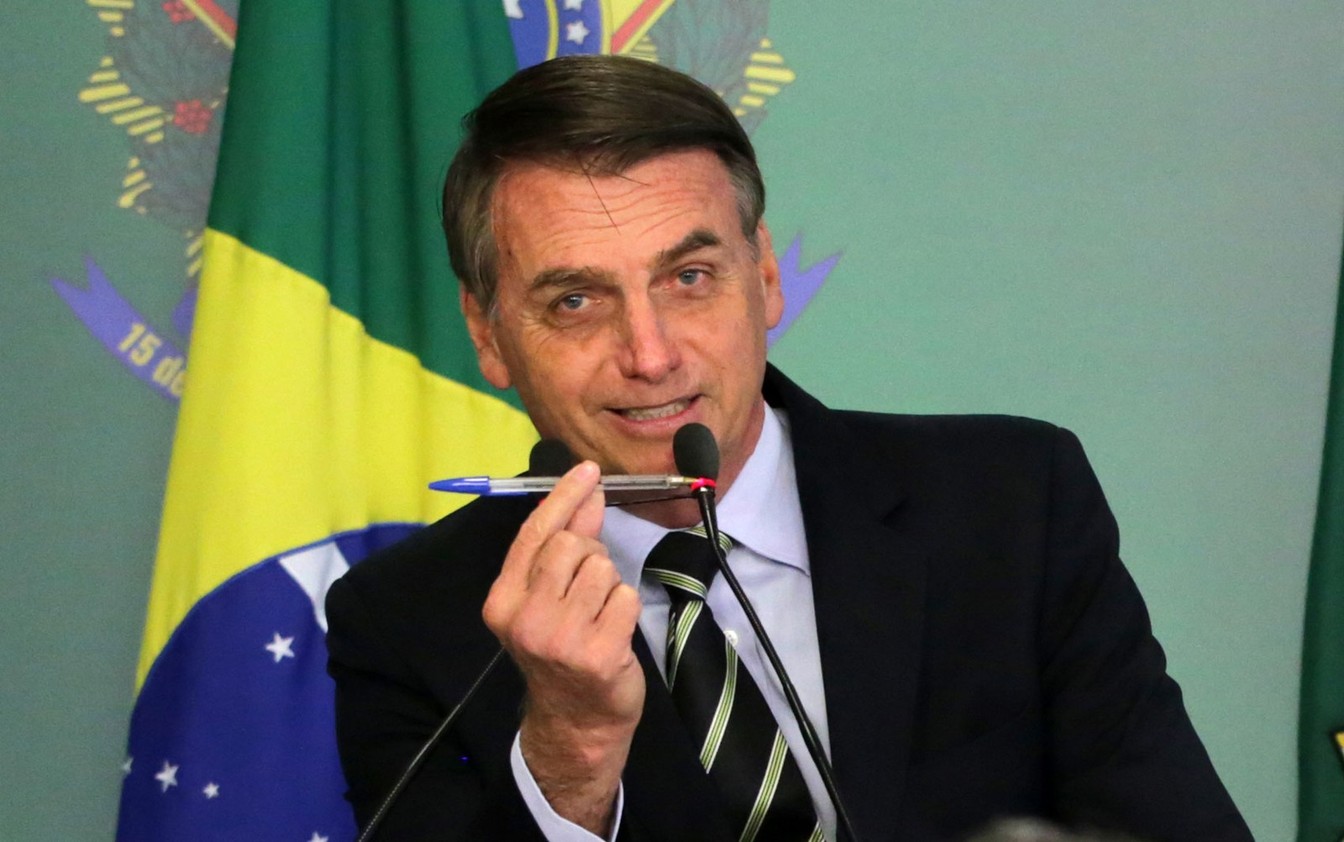 bolsonaro-assina