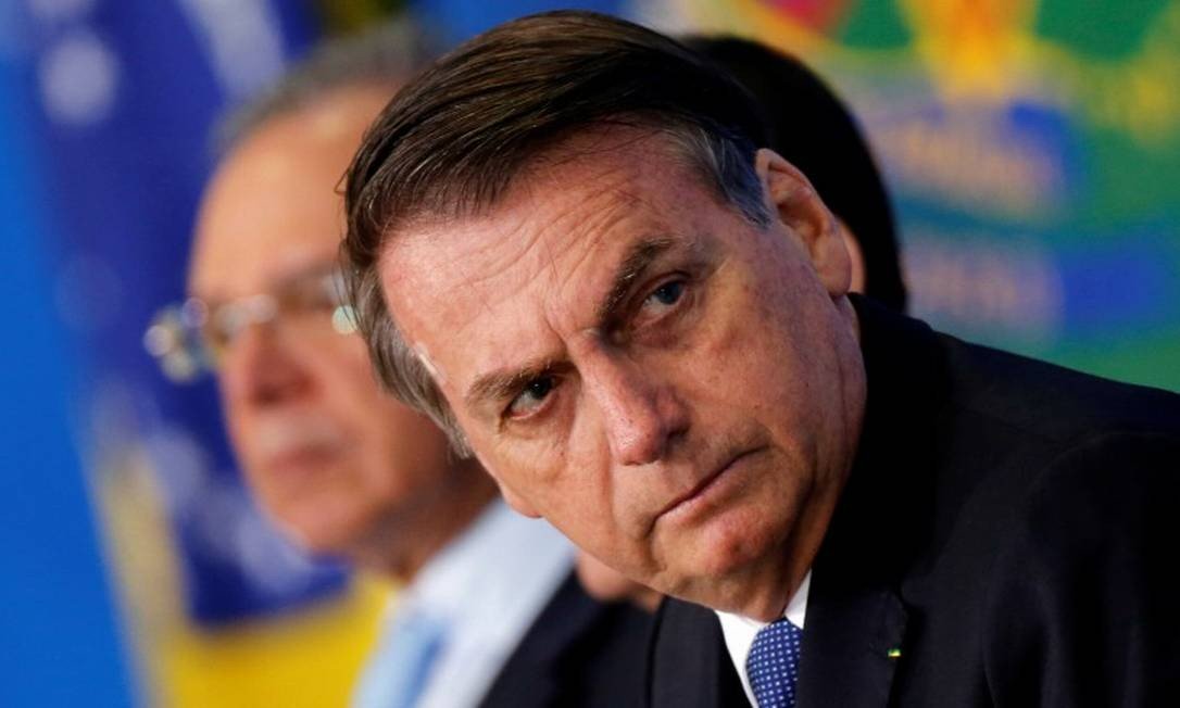 x83162973_Brazils-President-Jair-Bolsonaro-looks-on-during-a-ceremony-of-the-Brazilian-National-Deve.jpg.pagespeed.ic.-ErUpkwZUH