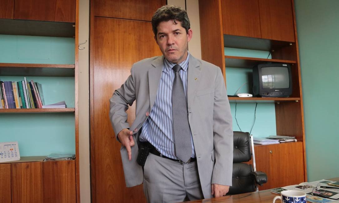 x54072492_BSBBrasiliaBrasil25-11-2015PAO-Deputado-Federal-Delegado-Waldir-PSDB-G0-c.jpg.pagespeed.ic.49pUP9RTBn