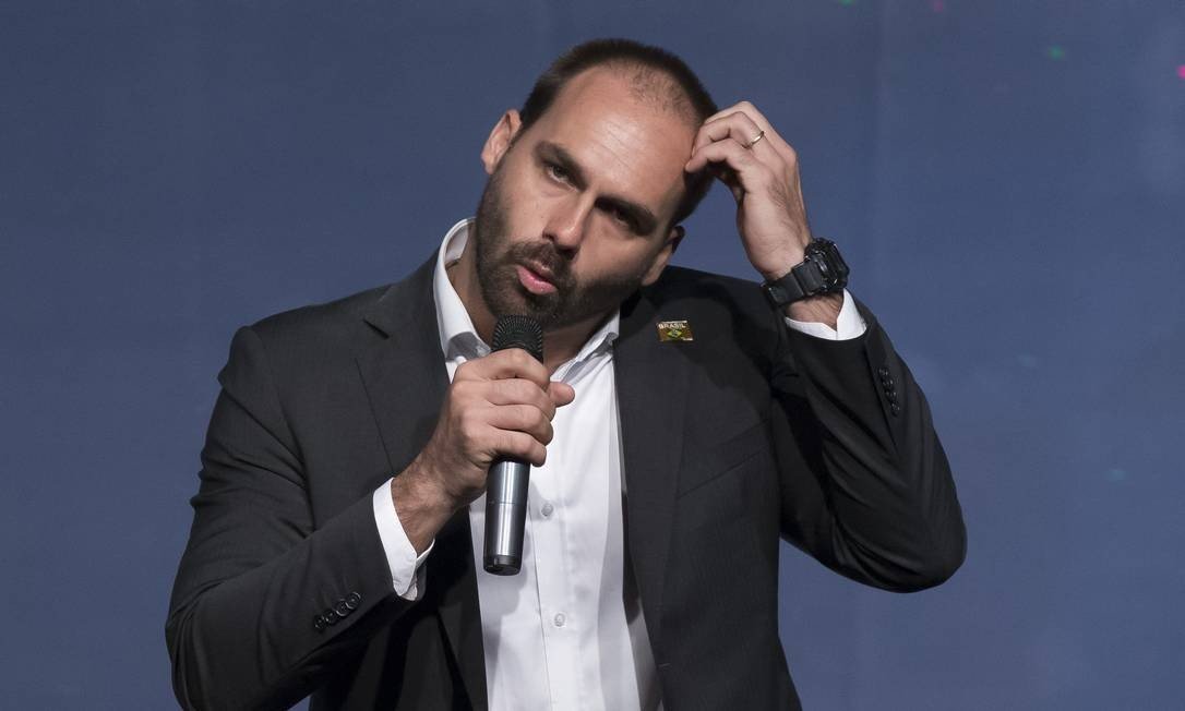 x83121460_PA-Sao-PauloSP10-06-2019-Posse-do-presidente-do-PSL-paulista-Eduardo-Bolsonaro.-Fot.jpg.pagespeed.ic.4h3jhaLUEO