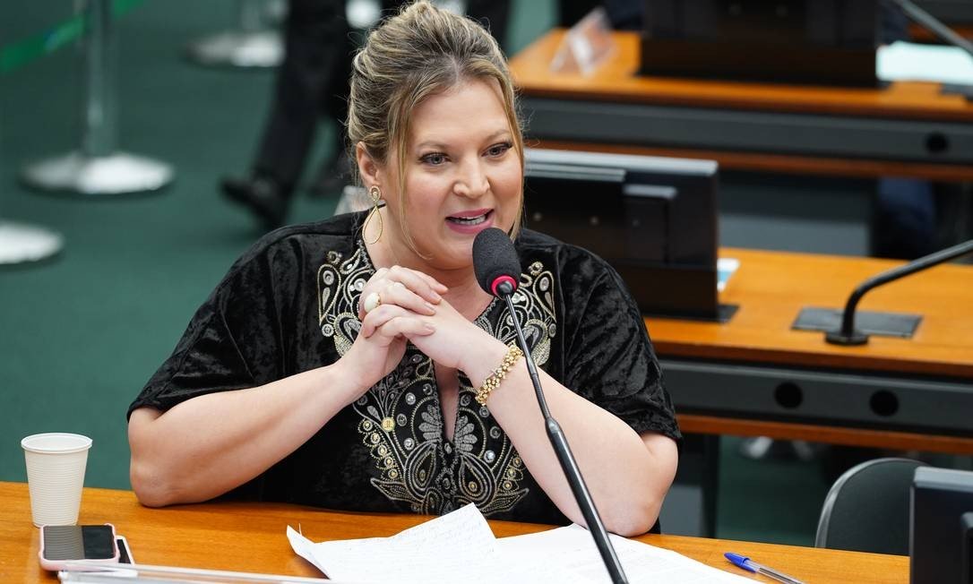 x83270866_19-06-2019Reuniao-ordinaria-para-continuacao-da-discussao-e-votacao-do-parecer-do-relato.jpg.pagespeed.ic.gwR3G9rLJ9