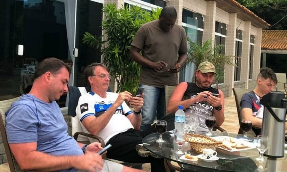 xBolsonaro-Guaruja.jpeg.jpg.pagespeed.ic.FenCCftJm1