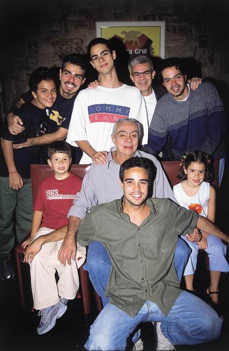 x39792622_14092001divulgacaoext-nxchico-anysio-com-os-filhos..jpg.pagespeed.ic.gTNHfAOfQf