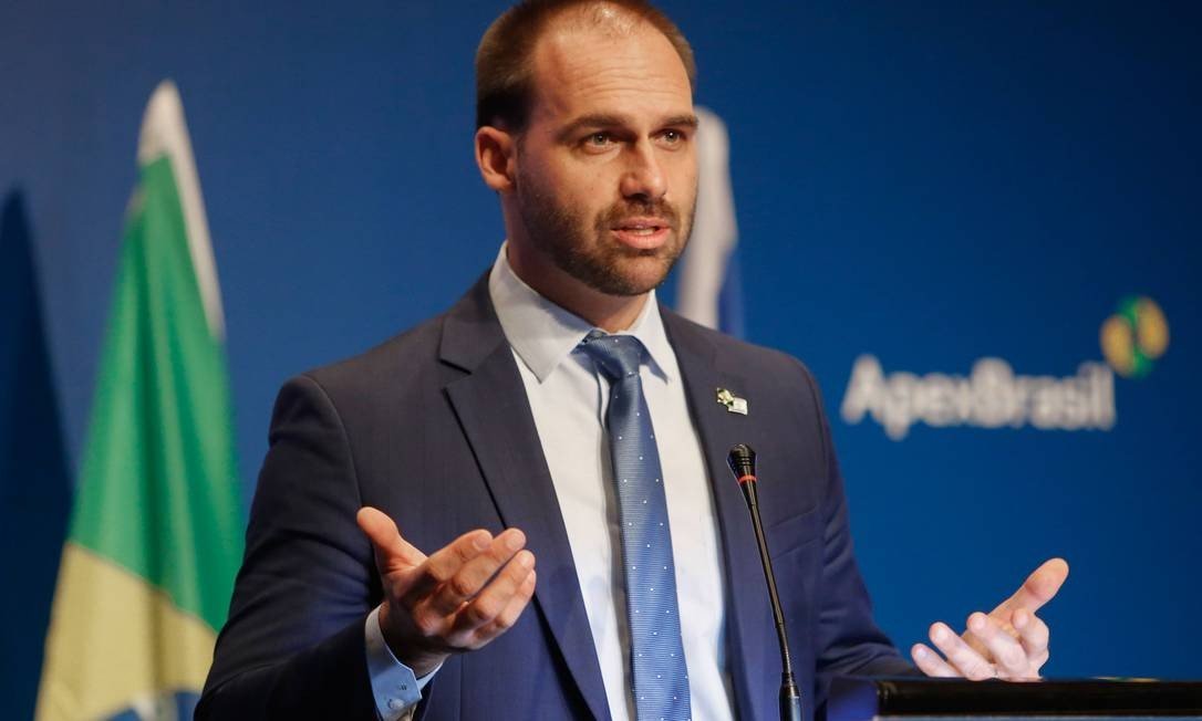 x86167981_Brazilian-Federal-Deputy-Eduardo-Bolsonaro-speaks-during-the-opening-ceremony-of-the-Brazil.jpg.pagespeed.ic.9B-TpqgmN-