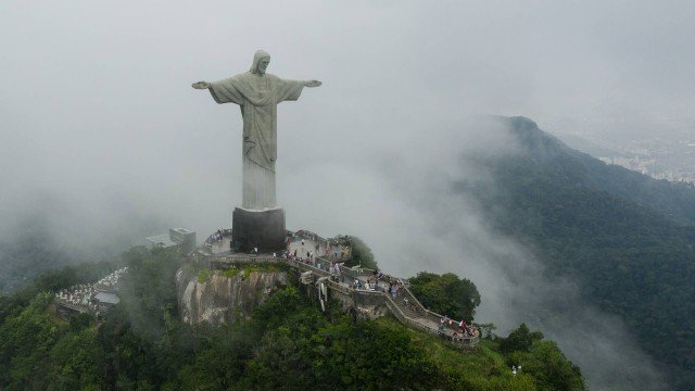 x87535898_ririo-de-janeiro-rj-17-03-2020-coronaviruscristo-visto-de-cima-movimentacao-de-turist.jpg.pagespeed.ic.L4DZ1iKM0u